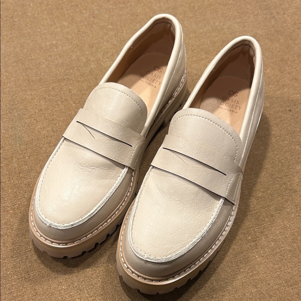 Oasis Women's Cream Loafers